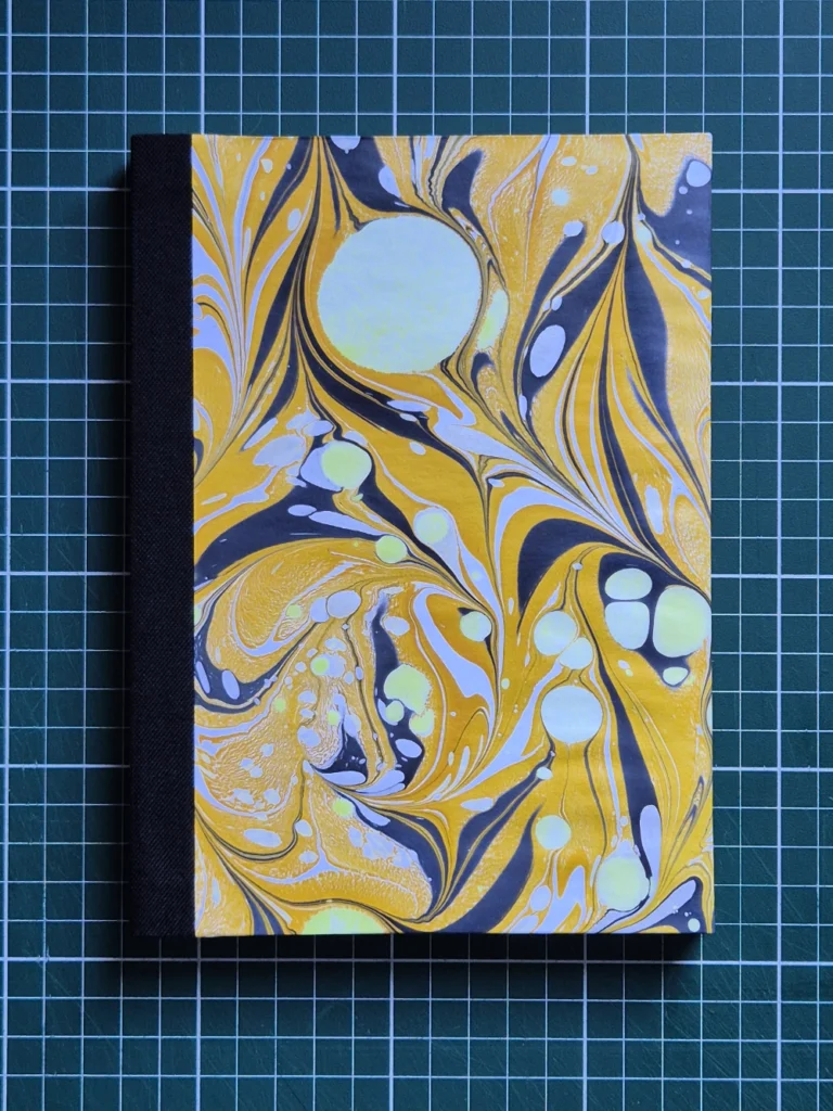 Marmorizado Amarelo e Preto